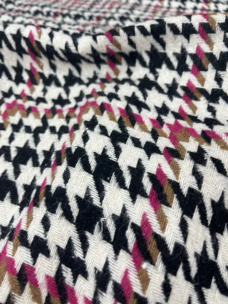 L Tweed Tr s Pied l-tweed-tr-s-pied
